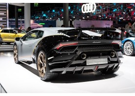 Lamborghini Huracan Performante carbon fiber body kit
