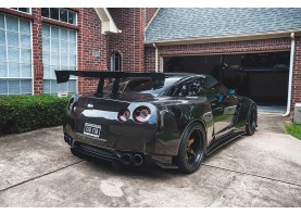 Nissan GT-R GT1-style body kit