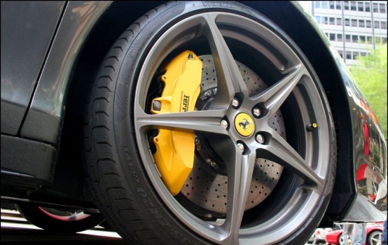 Ferrari 458 Italia/Spider carbon-ceramic brake discs and brake pads