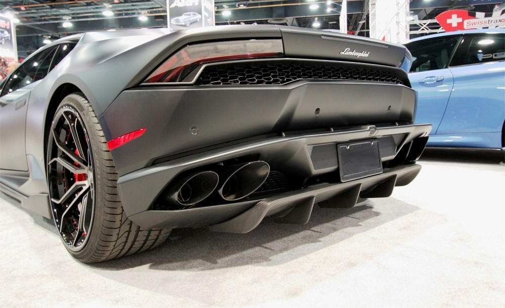 Lamborghini Huracan Carbon Fiber Performance parts package.