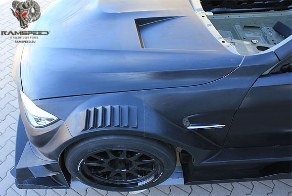 BMW-M4-F82-DTM-racing-carbon-body-kit (2)