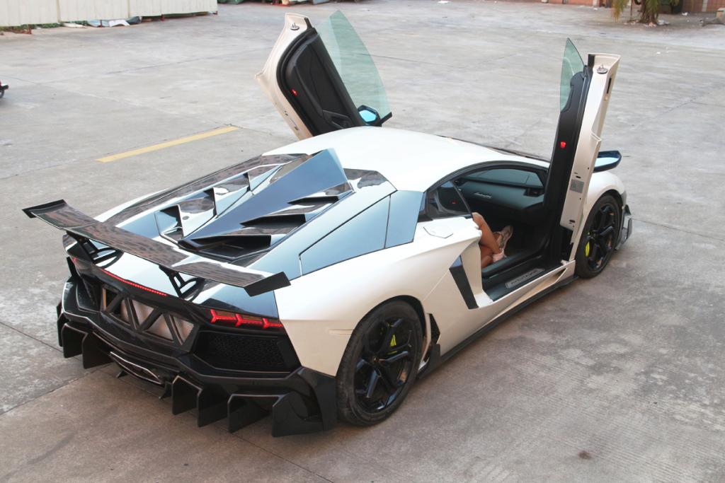 Lamborghini Aventador Carbon Fiber body kit